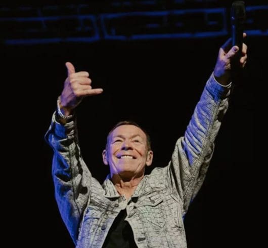 Ali Campbell get Up Close and Personal